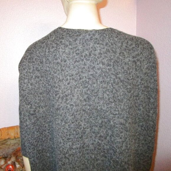 Womens Cashmere Sweater Size M Leopard Boxy Oversized V-Neck Pullover Whimsigoth - Picture 7 of 9